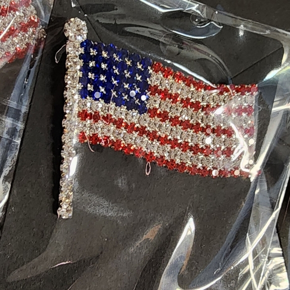 Crystal Rhinestone American USA Flag Patriotic Pin Brooch - Picture 3 of 4